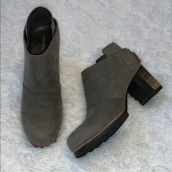 sorel addington strap bootie